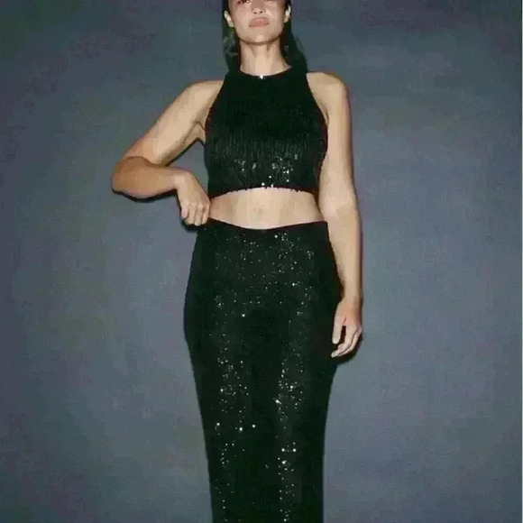 H&M Holiday Sequined  Racer back Gray Crop Tank Top - size Small NWT - Picture 2 of 6